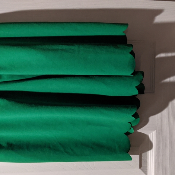 NWT Kelly Green Scalloped Hem Romper - Picture 4 of 4